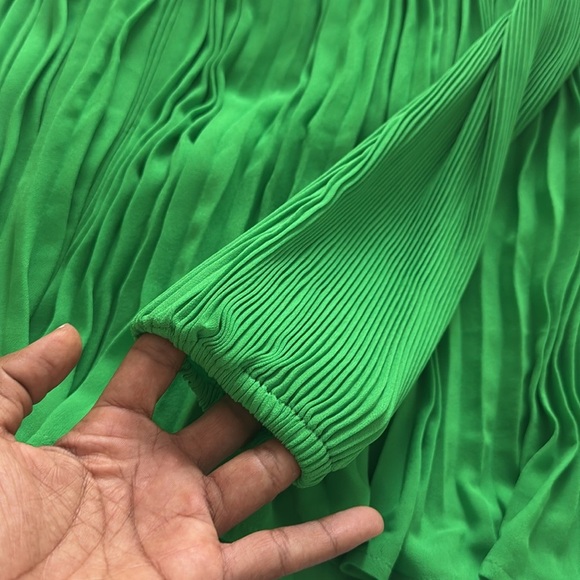 NWT MICHAEL KORS Georgette Pliss Green Pleated mini Dress size XS long sleeves - Picture 7 of 8